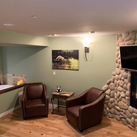 Fox Den Bed & Breakfast Левенуэрт Экстерьер фото