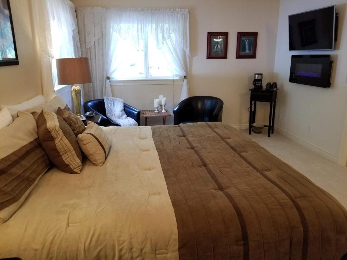 Fox Den Bed & Breakfast Левенуэрт Экстерьер фото
