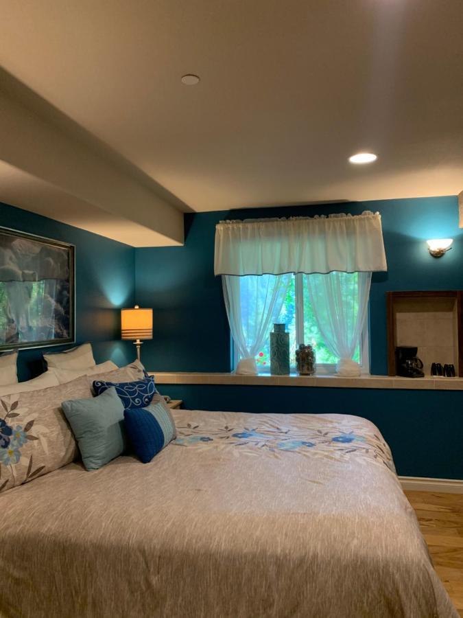 Fox Den Bed & Breakfast Левенуэрт Экстерьер фото