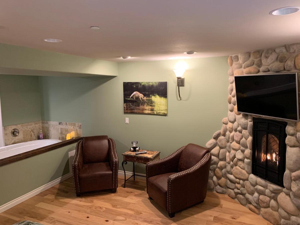 Fox Den Bed & Breakfast Левенуэрт Экстерьер фото