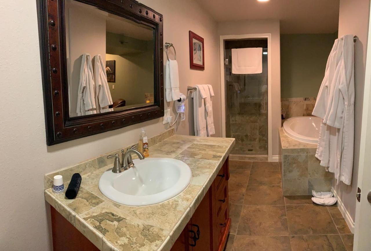Fox Den Bed & Breakfast Левенуэрт Экстерьер фото