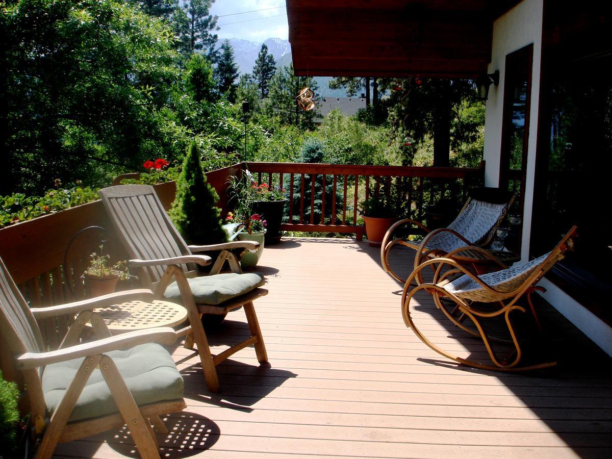 Fox Den Bed & Breakfast Левенуэрт Экстерьер фото