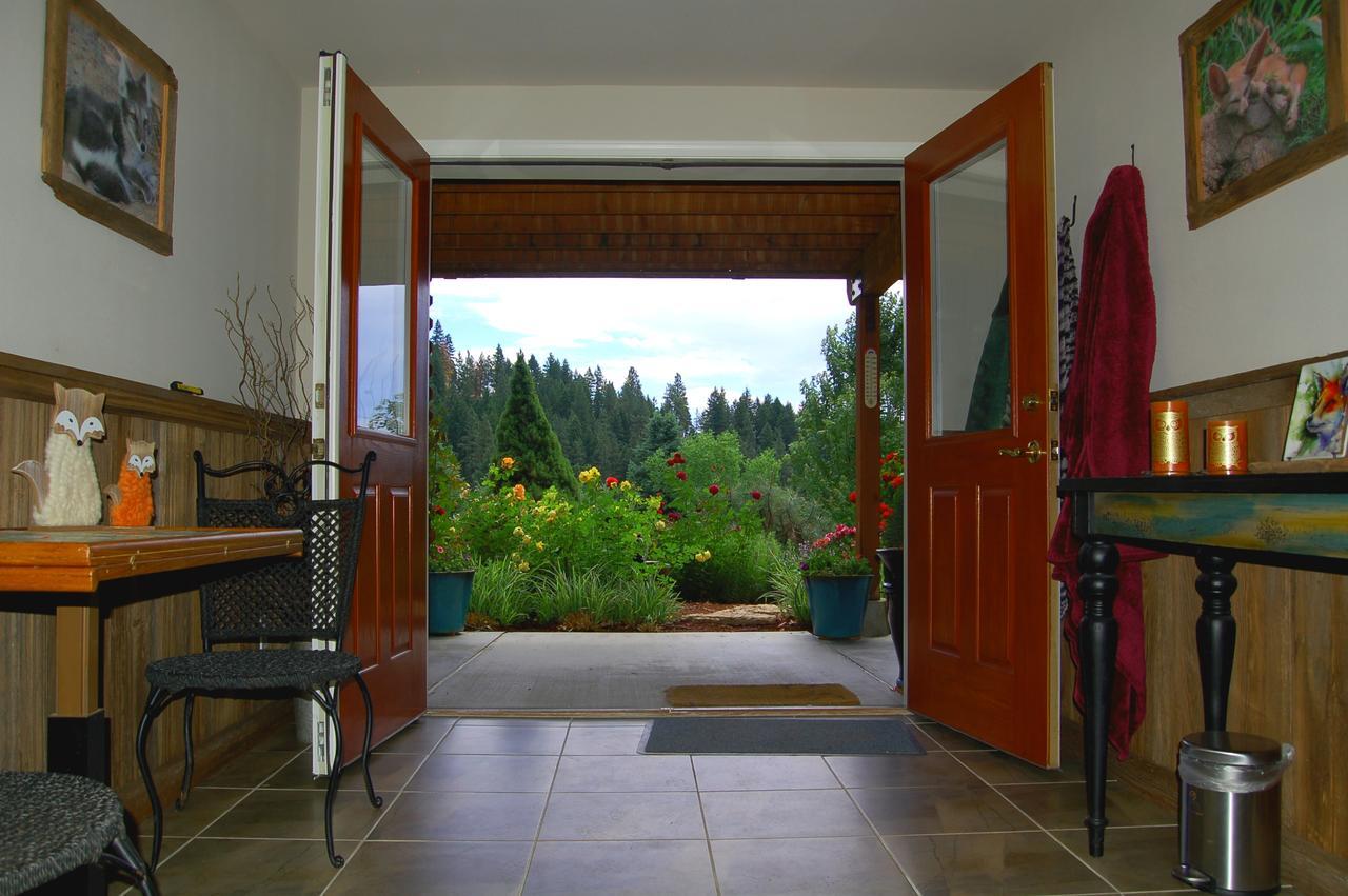 Fox Den Bed & Breakfast Левенуэрт Экстерьер фото