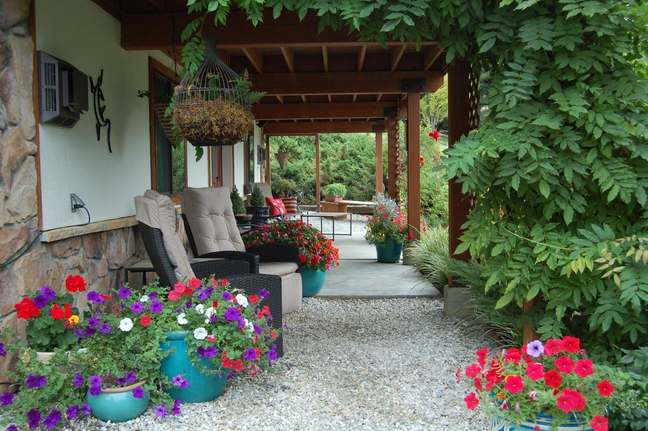 Fox Den Bed & Breakfast Левенуэрт Экстерьер фото