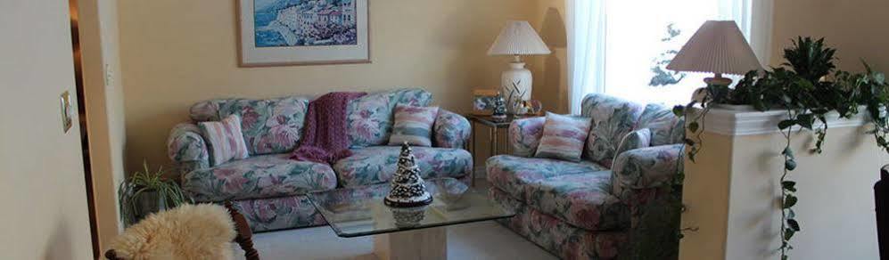 Fox Den Bed & Breakfast Левенуэрт Экстерьер фото