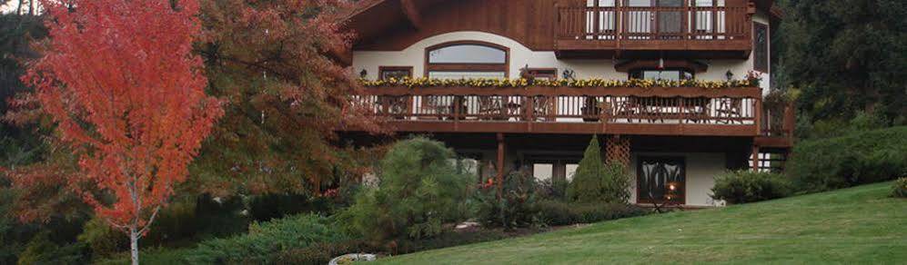 Fox Den Bed & Breakfast Левенуэрт Экстерьер фото